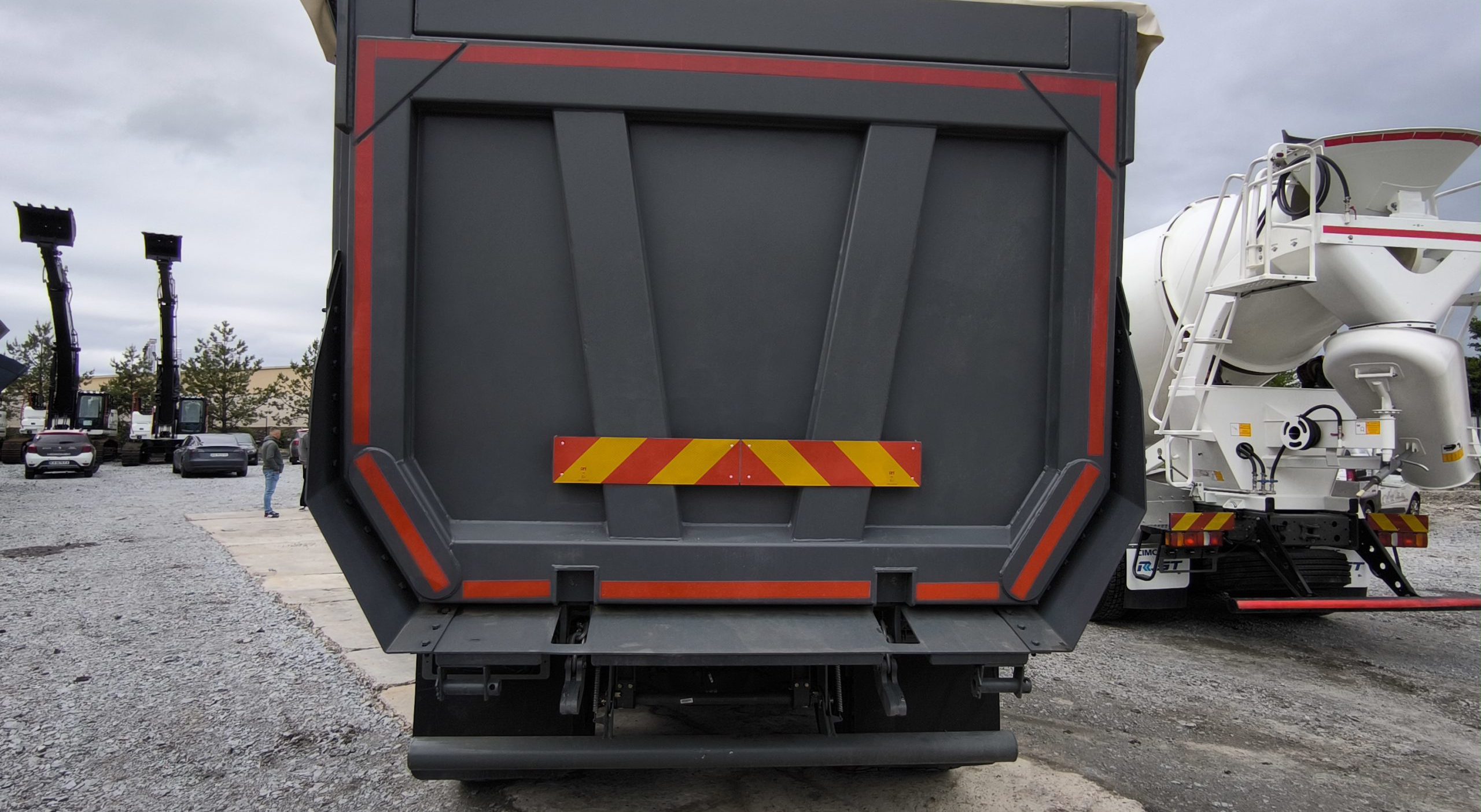 Самоскид SITRAK C7H 8×4 Фото - 11