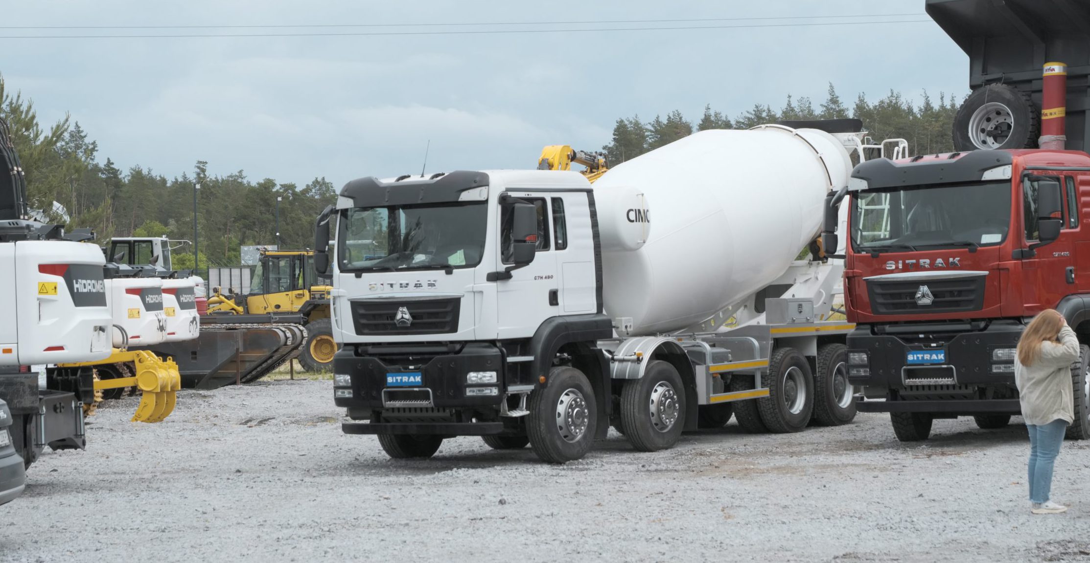 Автобетонозмішувач SITRAK C7H 8×4 Фото - 3
