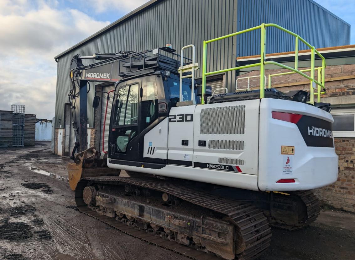 Гусеничний екскаватор Hidromek HMK 230LC Фото - 3