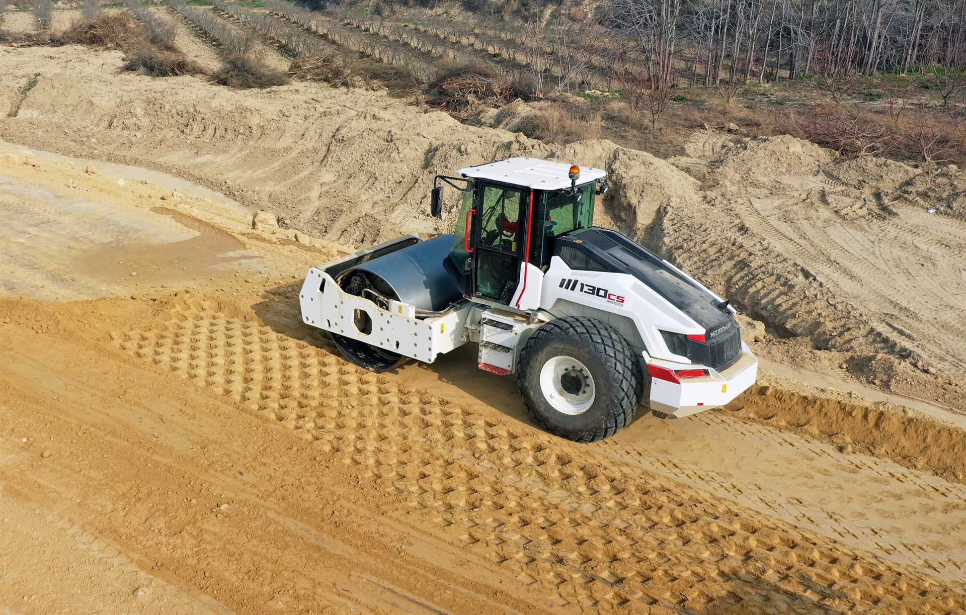 ГРУНТОВОЙ КАТОК HIDROMEK HMK 130 СS Фото - 2