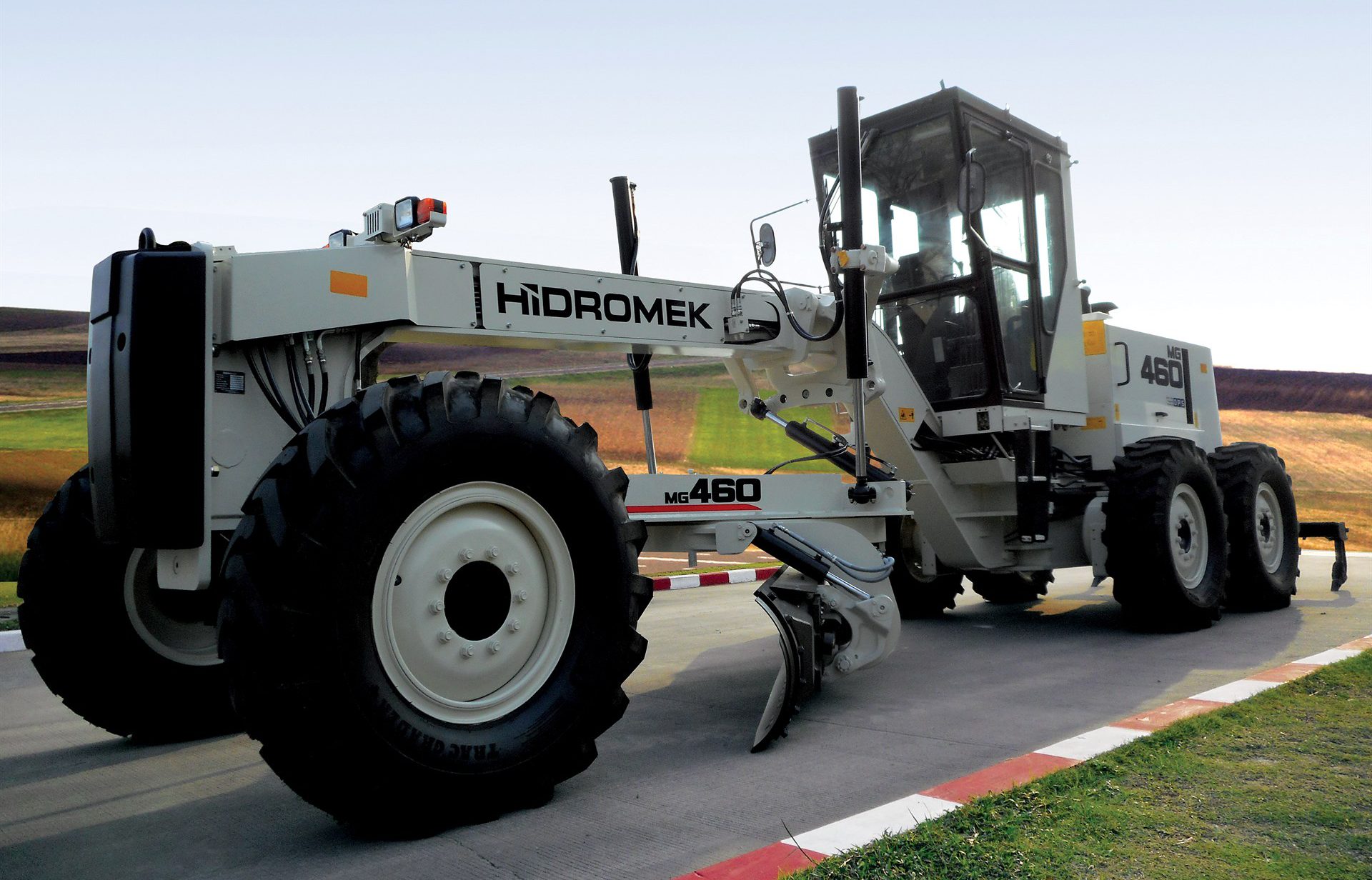 АВТОГРЕЙДЕР HIDROMEK HMK 460 MG Фото - 4