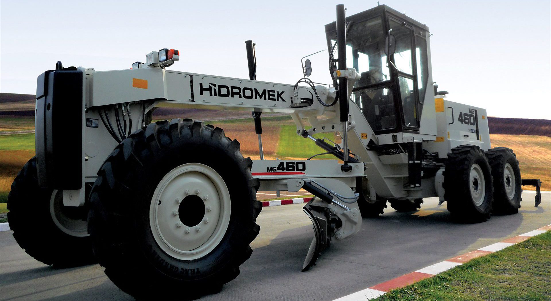 АВТОГРЕЙДЕР HIDROMEK HMK 460 MG Фото - 4