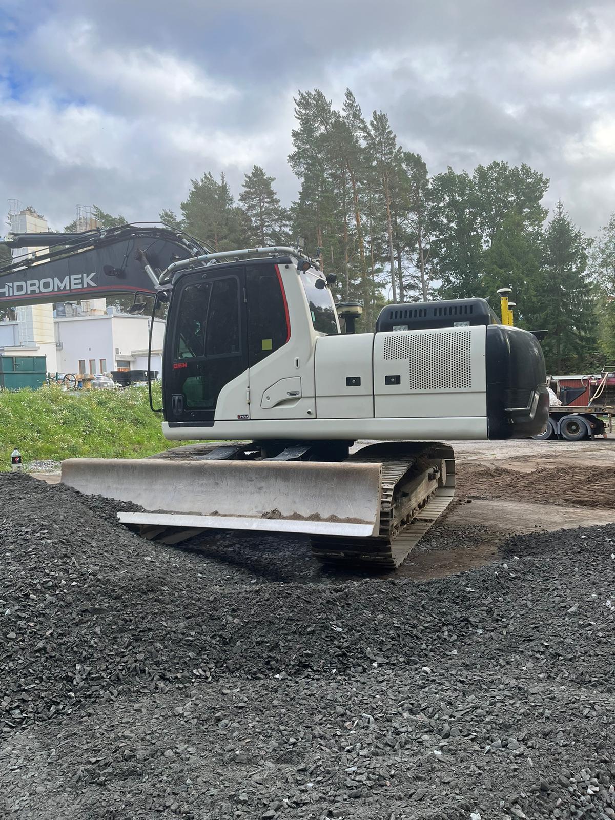 Гусеничний екскаватор HIDROMEK HMK 220 LC 2016