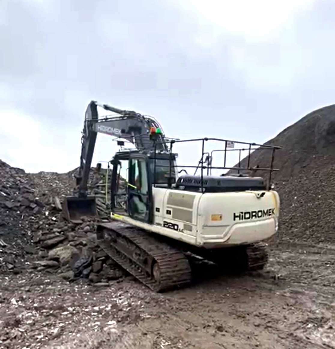 Гусеничний екскаватор HIDROMEK HMK 220 LC 2017 Фото - 1