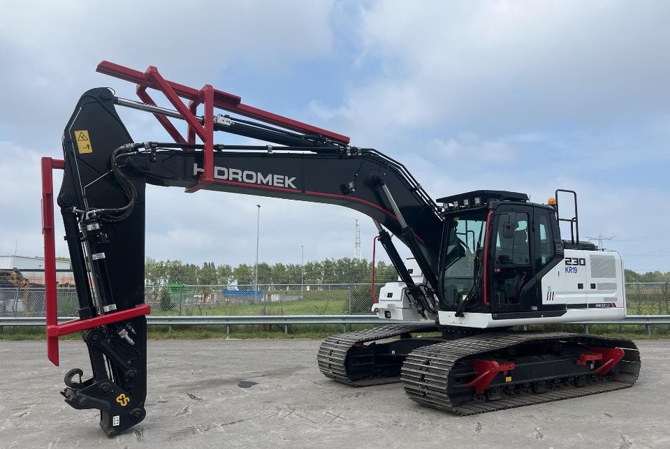 Гусеничний екскаватор Hidromek HMK230LC-4