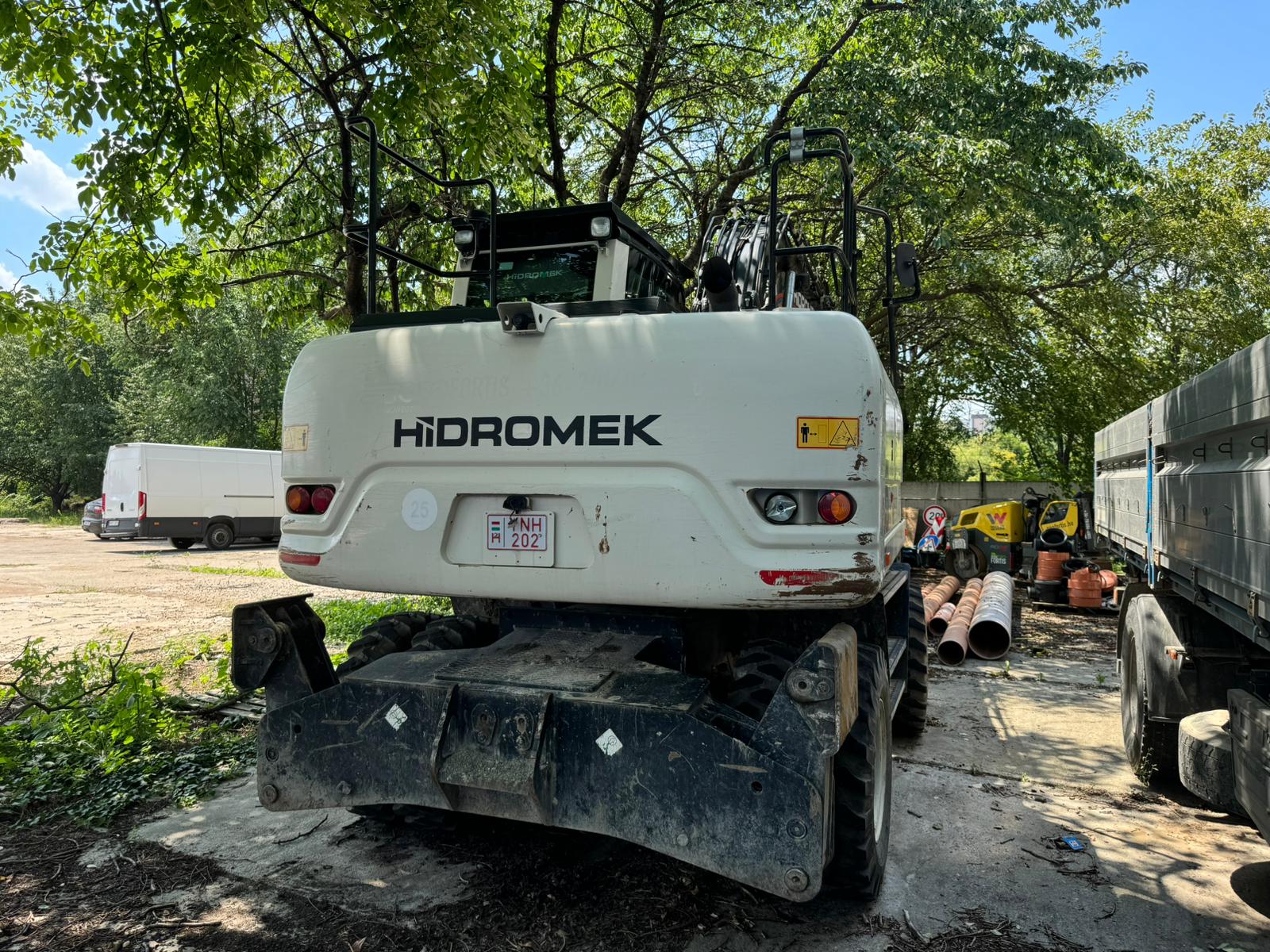 Колісний екскаватор Hidromek HMK 140W Фото - 8