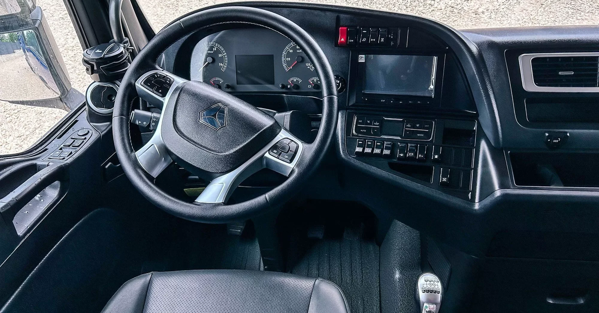Седельный тягач SITRAK C7H 6×4 Фото - 6