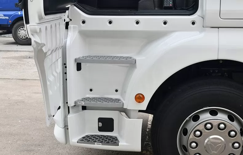 Седельный тягач SITRAK C7H 4×2 Фото - 2