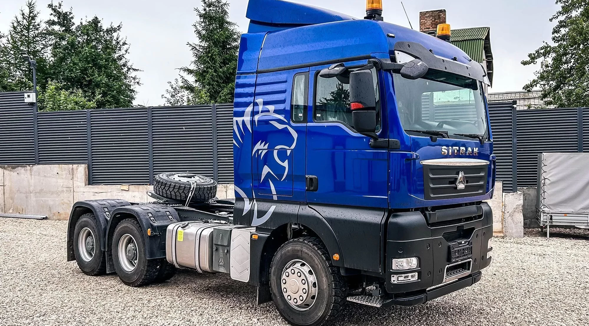 Седельный тягач SITRAK C7H 6×4 Фото - 3